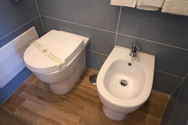 partenope-bagno-5B035B3F3-37B7-D72B-D0E6-AD28ABDE26DC.jpg